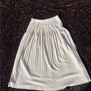 White knit Pleated Skirt